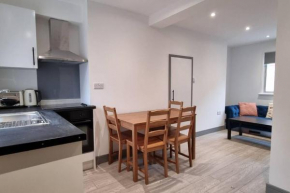 2 BED 2 BATH & FREE PARKING - 10 MINS TO MADEJSKI STADIUM